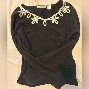 Women’s XL Liz Claiborne Black Long Sleeve Top with Cream Embroidered Detailing!